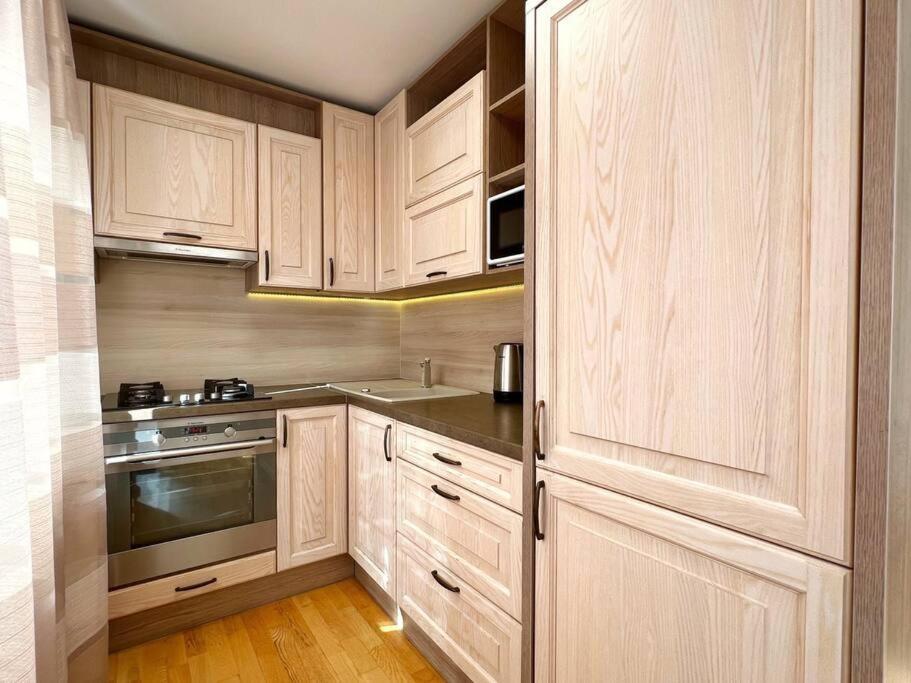 New Apartment With A View In The Town Center นาร์วา ภายนอก รูปภาพ