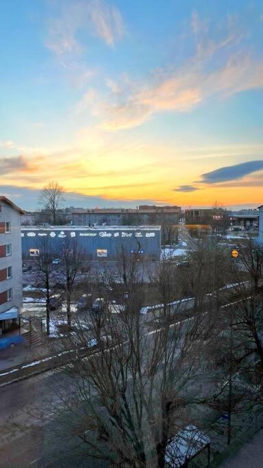 New Apartment With A View In The Town Center นาร์วา ภายนอก รูปภาพ