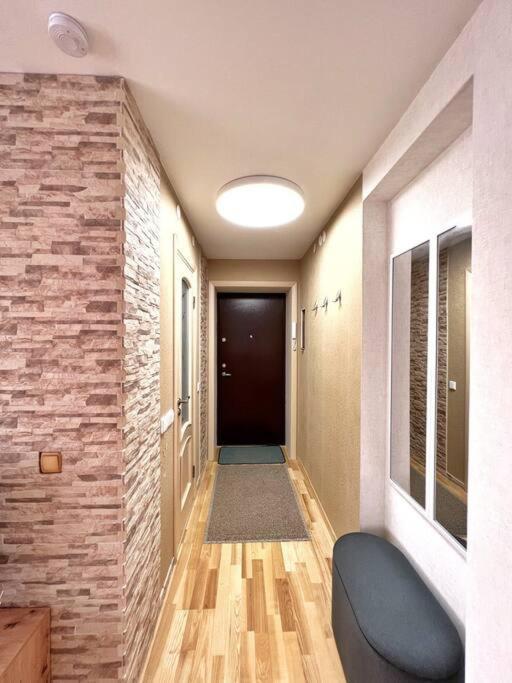 New Apartment With A View In The Town Center นาร์วา ภายนอก รูปภาพ