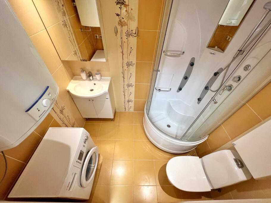 New Apartment With A View In The Town Center นาร์วา ภายนอก รูปภาพ