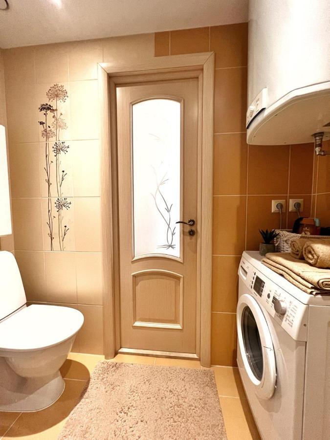 New Apartment With A View In The Town Center นาร์วา ภายนอก รูปภาพ